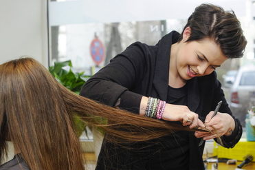 Mit dem Schnitt sorgt Katrin für die Übergänge:  (© © Great Lengths)