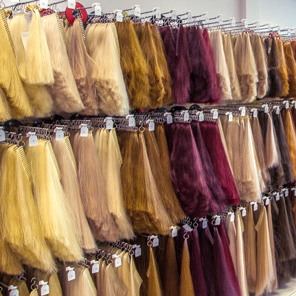 Echthaarsträhnen mit neuen Bondings (© Great Lengths)
