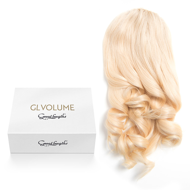 GL Volume wird von geschulten Partner-Friseuren von Great Lengths eingearbeitet (© Great Lengths)