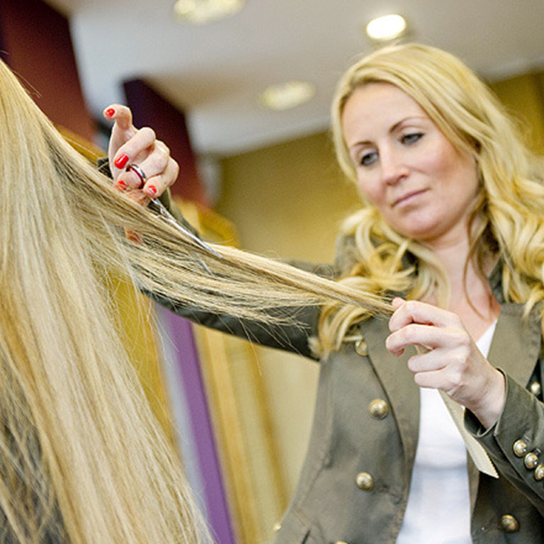 Stylistin Janet Andriske (© Great Lengths)