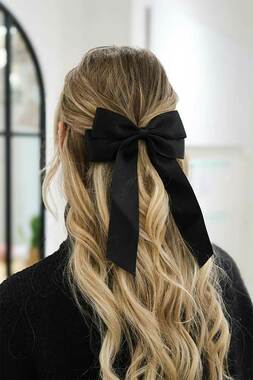 Haarschleife Black:  (© Great Lengths)