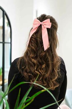 Haarschleife Blush 1:  (© Great Lengths)